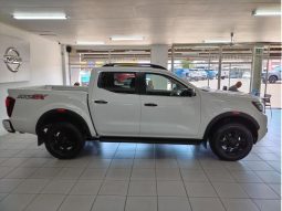 
										Nissan Navara 2.5D Pro-2X D Cab 4X2 At full									