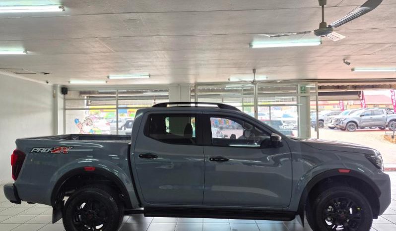
								Nissan Navara 2.5D Pro-2X D Cab 4X2 At full									