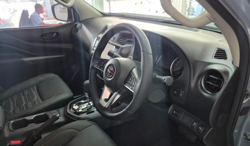 
								Nissan Navara 2.5D Pro-2X D Cab 4X2 At full									