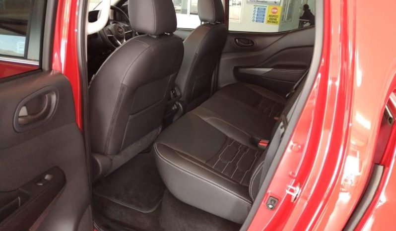 
								Nissan Navara 2.5D Pro-2X D Cab 4X2 At full									
