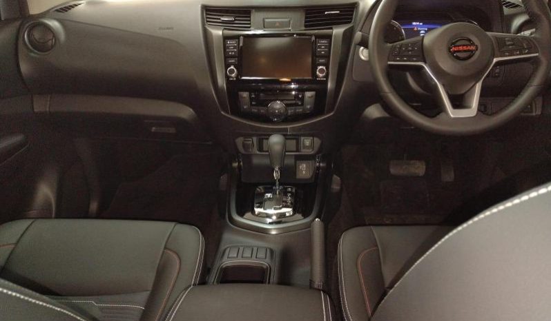 
								Nissan Navara 2.5D Pro-2X D Cab 4X2 At full									