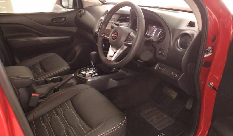 
								Nissan Navara 2.5D Pro-2X D Cab 4X2 At full									