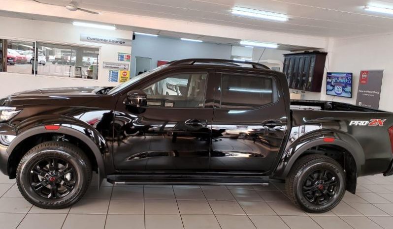 
								Nissan Navara 2.5D Pro-2X D Cab 4X2 At full									