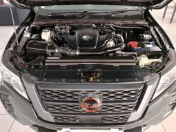 
										Nissan Navara 2.5D Pro-2X D Cab 4X2 At full									