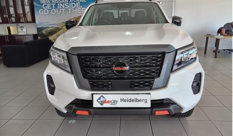 
								Nissan Navara 2.5D Pro-2X D Cab 4X2 At full									