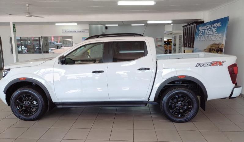 
								Nissan Navara 2.5D Pro-2X D Cab 4X2 At full									