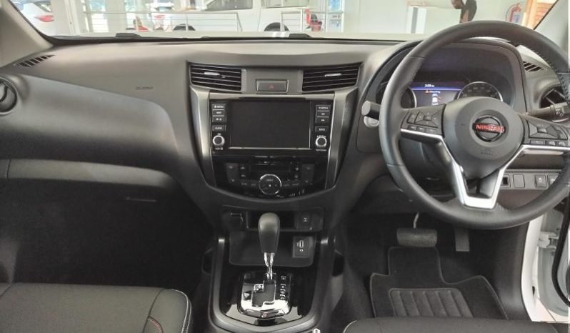 
								Nissan Navara 2.5D Pro-2X D Cab 4X2 At full									