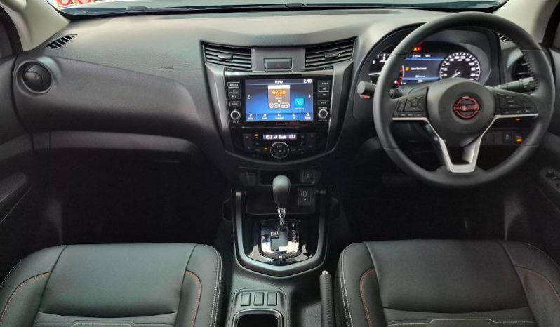 
								Nissan Navara 2.5D Pro-2X D Cab 4X2 At full									