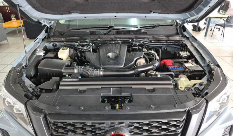 
								Nissan Navara 2.5D Pro-2X D Cab 4X2 At full									