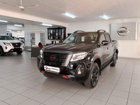Nissan Navara 2.5D Pro-2X D Cab 4X2 At