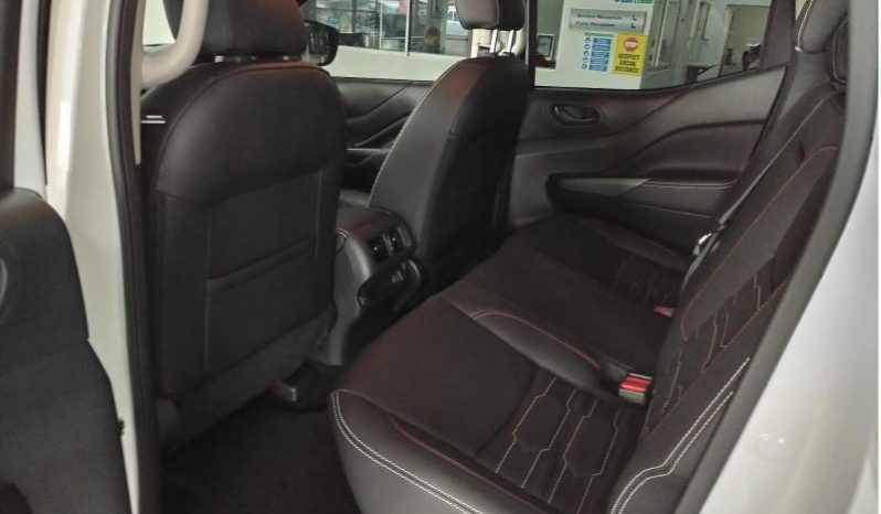 
								Nissan Navara 2.5D Pro-4X D Cab 4X4 At full									