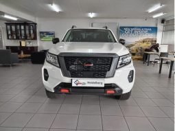 
										Nissan Navara 2.5D Pro-4X D Cab 4X4 At full									