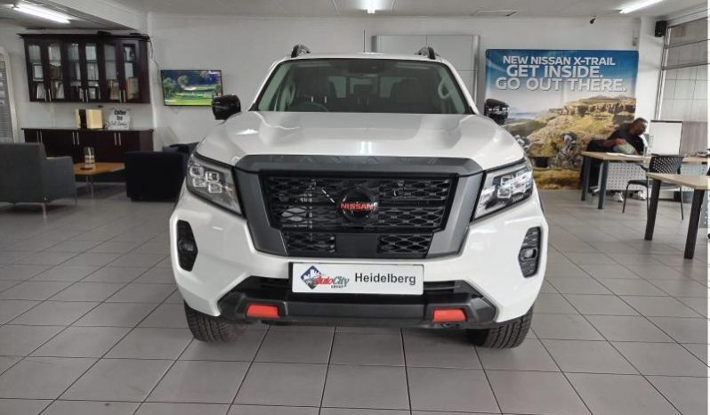 
								Nissan Navara 2.5D Pro-4X D Cab 4X4 At full									