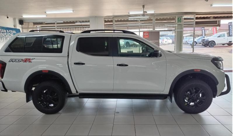 
								Nissan Navara 2.5D Pro-4X D Cab 4X4 At full									