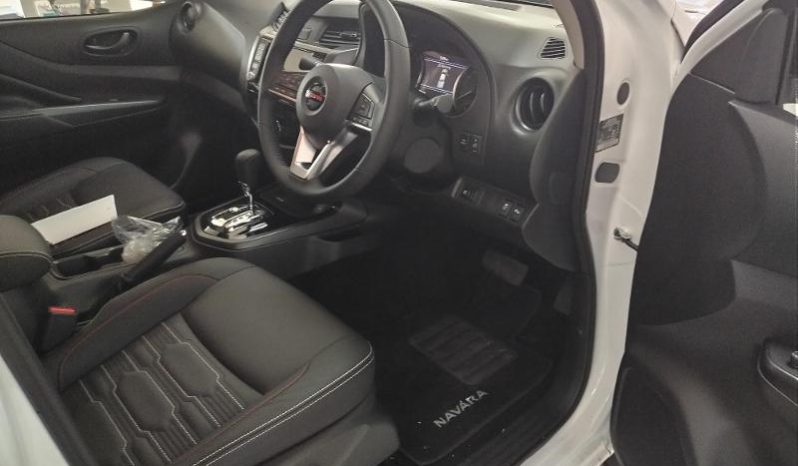 
								Nissan Navara 2.5D Pro-4X D Cab 4X4 At full									