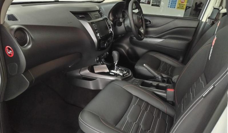 
								Nissan Navara 2.5D Pro-4X D Cab 4X4 At full									