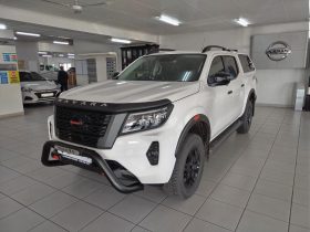 Nissan Navara 2.5D Pro-4X D Cab 4X4 At
