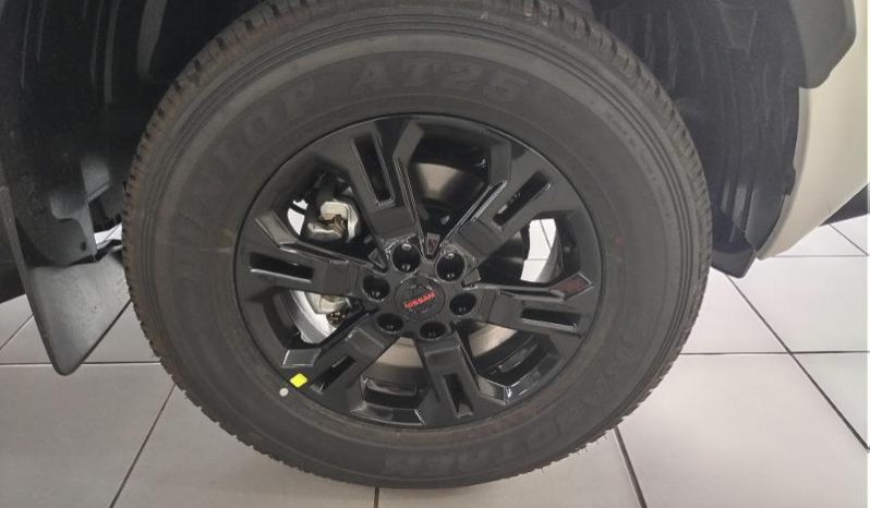 
								Nissan Navara 2.5D Pro-4X D Cab 4X4 At full									