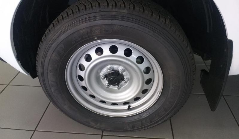
								Nissan Navara 2.5D Se 4X2 D Cab At full									