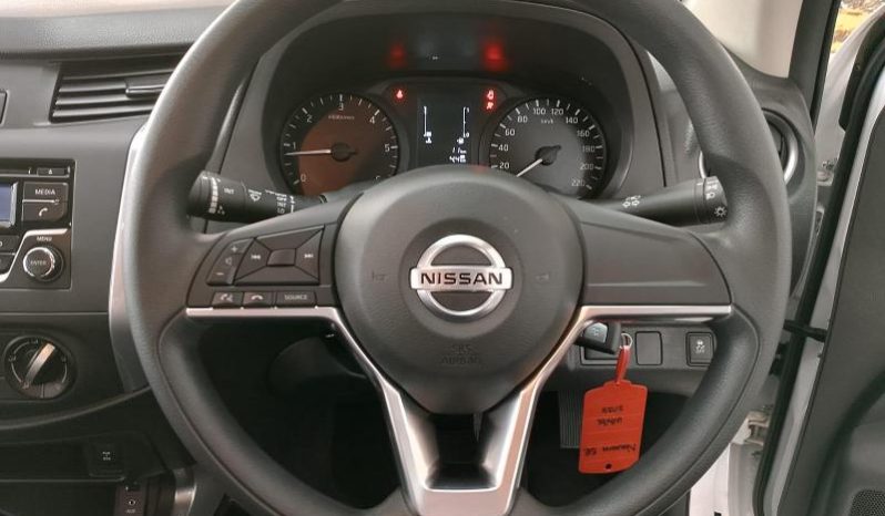 
								Nissan Navara 2.5D Se D Cab full									
