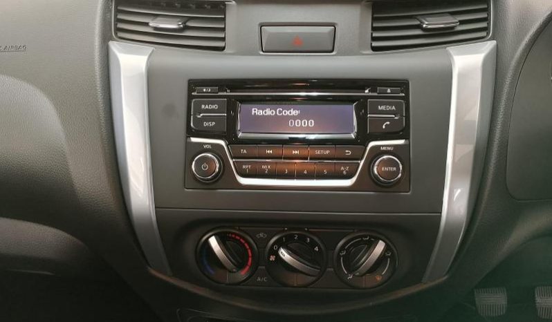 
								Nissan Navara 2.5D Se D Cab full									