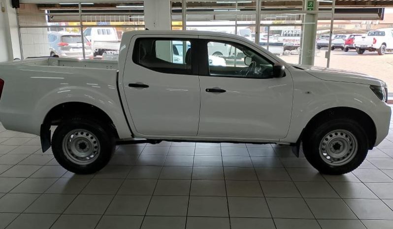 
								Nissan Navara 2.5D Se D Cab full									