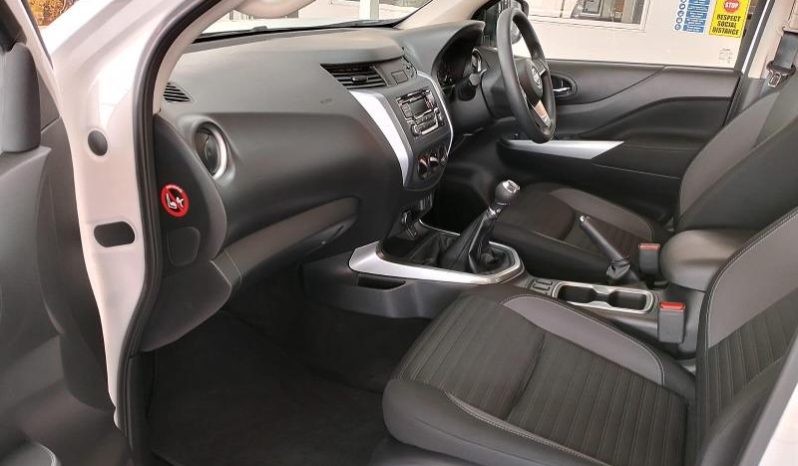 
								Nissan Navara 2.5D Se D Cab full									