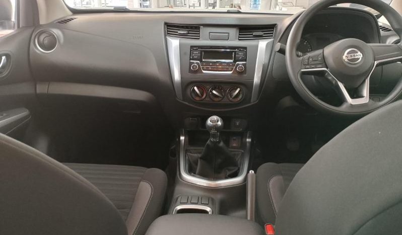 
								Nissan Navara 2.5D Se D Cab full									