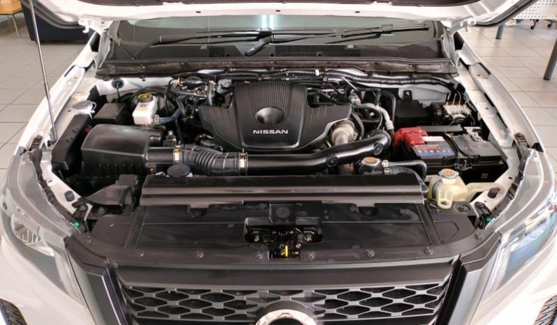 
								Nissan Navara 2.5D Se D Cab full									
