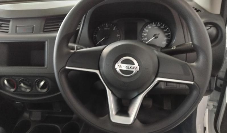 
								Nissan Navara 2.5D Xe S Cab 4X2 full									