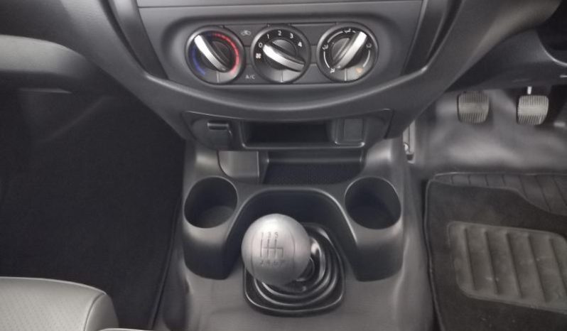 
								Nissan Navara 2.5D Xe S Cab 4X2 full									