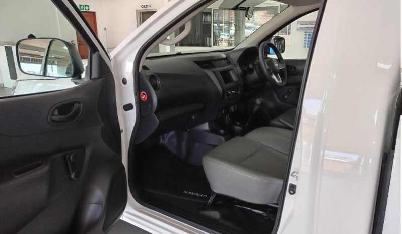
								Nissan Navara 2.5D Xe S Cab 4X2 full									