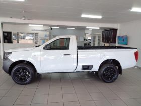 Nissan Navara 2.5D Xe S Cab 4X2