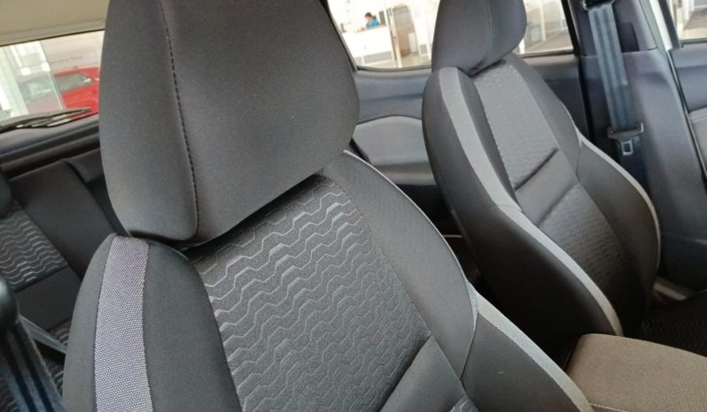 
								Nissan Magnite 1.0 Acenta full									