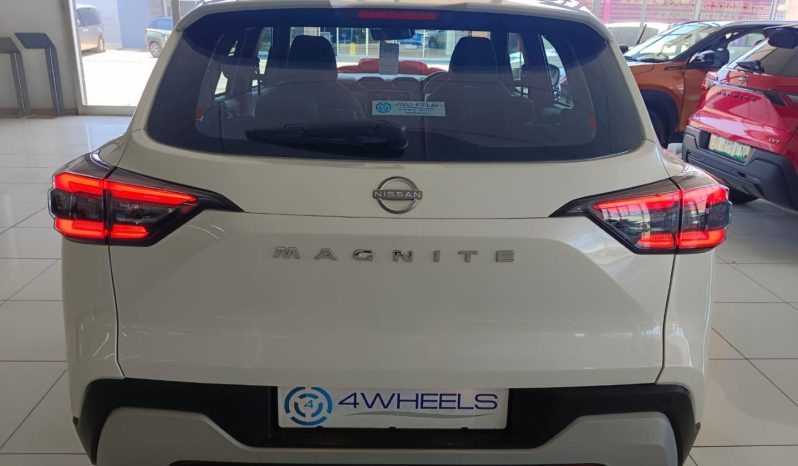
								Nissan Magnite 1.0 Acenta full									