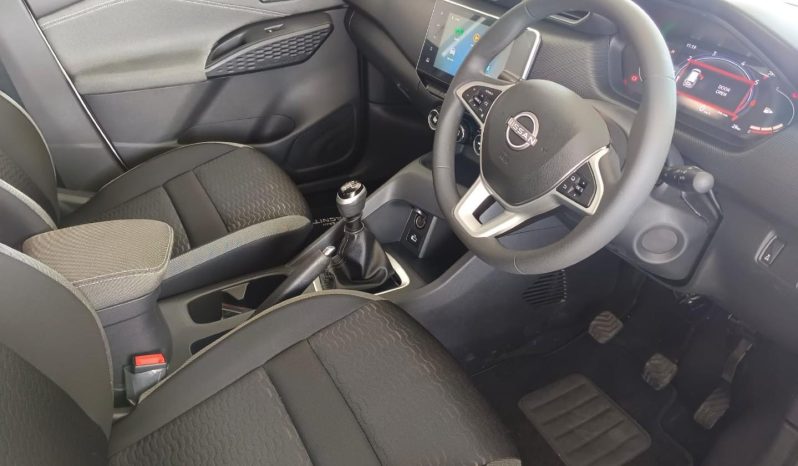 
								Nissan Magnite 1.0 Acenta full									