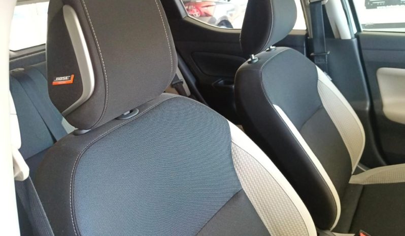 
								Nissan Micra 1.0T Tekna full									