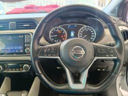 
										Nissan Micra 1.0T Tekna full									