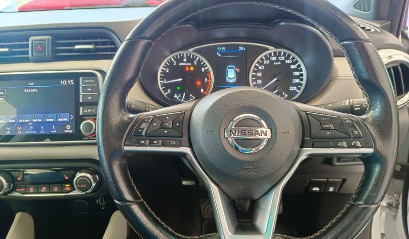 
								Nissan Micra 1.0T Tekna full									