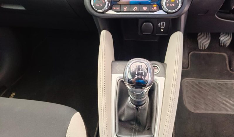 
								Nissan Micra 1.0T Tekna full									
