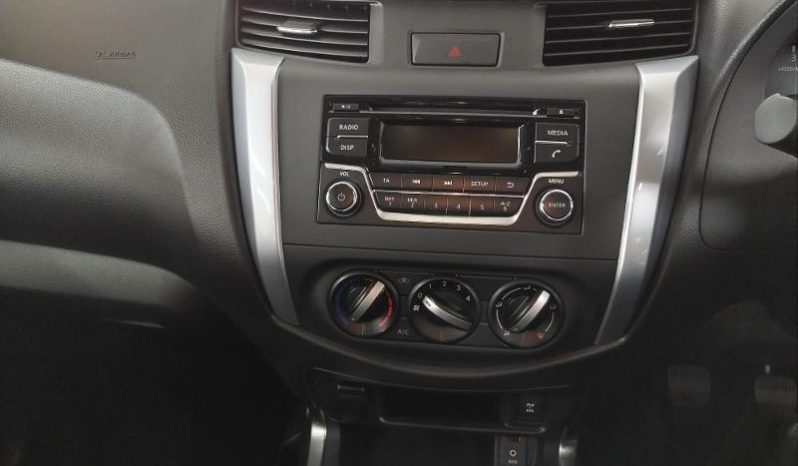 
								Nissan Navara 2.5D Se D Cab full									