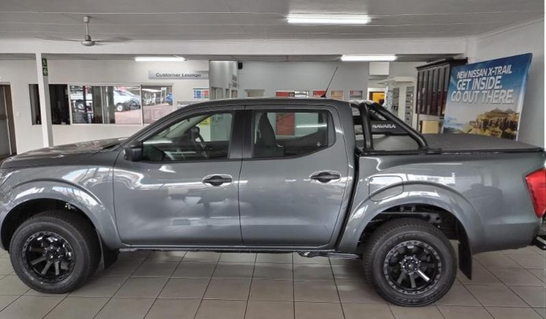 
								Nissan Navara 2.5D Se D Cab full									