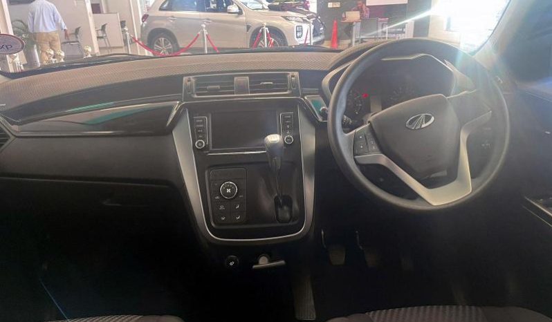 
								Mahindra Kuv 100 Nxt 1.2 Td K8 full									
