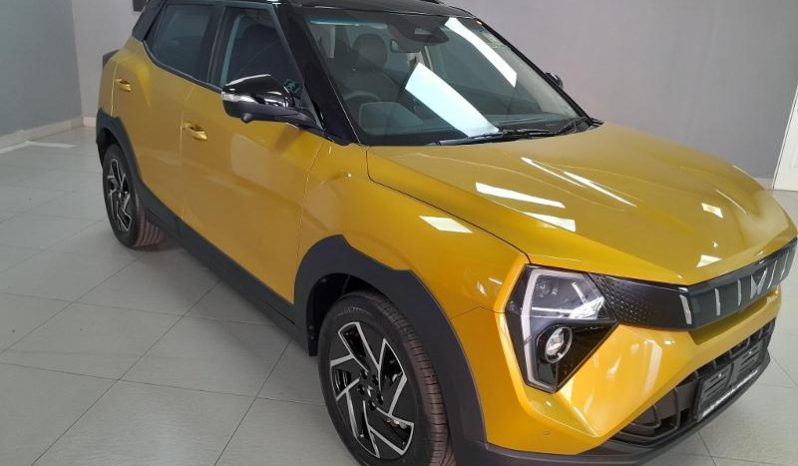 
								Mahindra XUV 3X0 1.2 AX7L AT full									