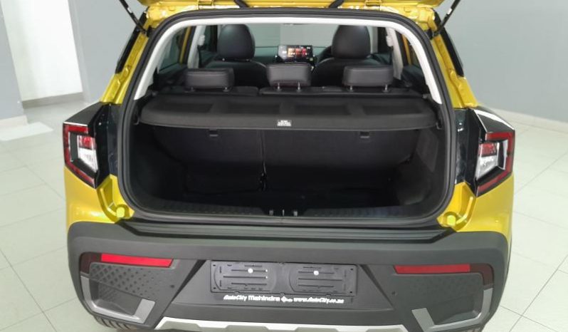 
								Mahindra XUV 3X0 1.2 AX7L AT full									