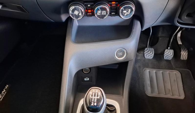 
								Nissan Magnite 1.0 Acenta full									