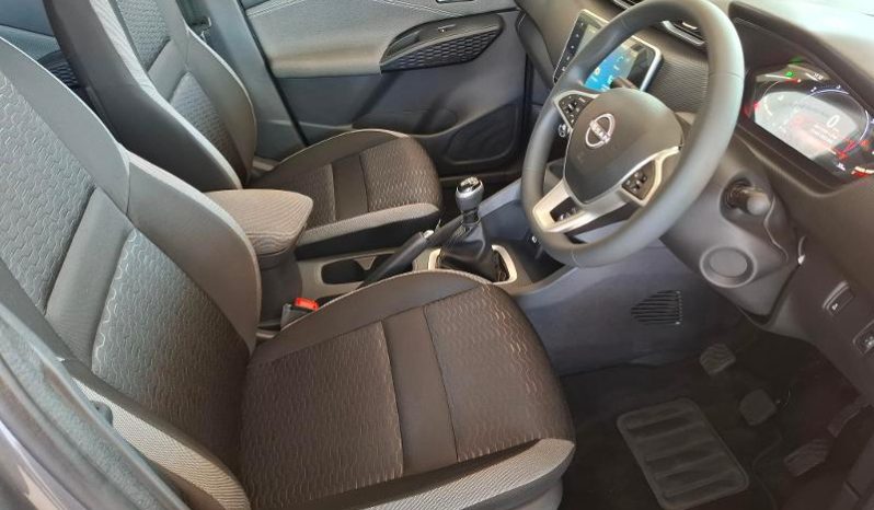 
								Nissan Magnite 1.0 Acenta full									
