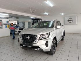 Nissan Navara 2.5D Le D Cab 4X2 At