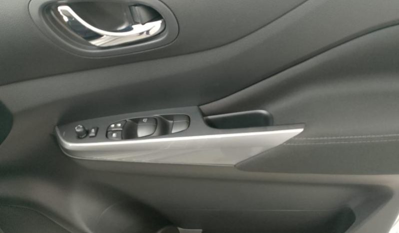 
								Nissan Navara 2.5D Le D Cab 4X2 At full									