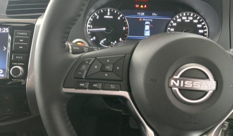 
								Nissan Navara 2.5D Le D Cab 4X2 At full									
